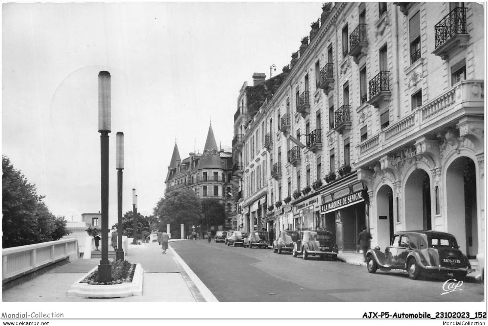 AJXP5-0555 - AUTOMOBILE - ROYAT - Boulevard Vaquez - Buses & Coaches