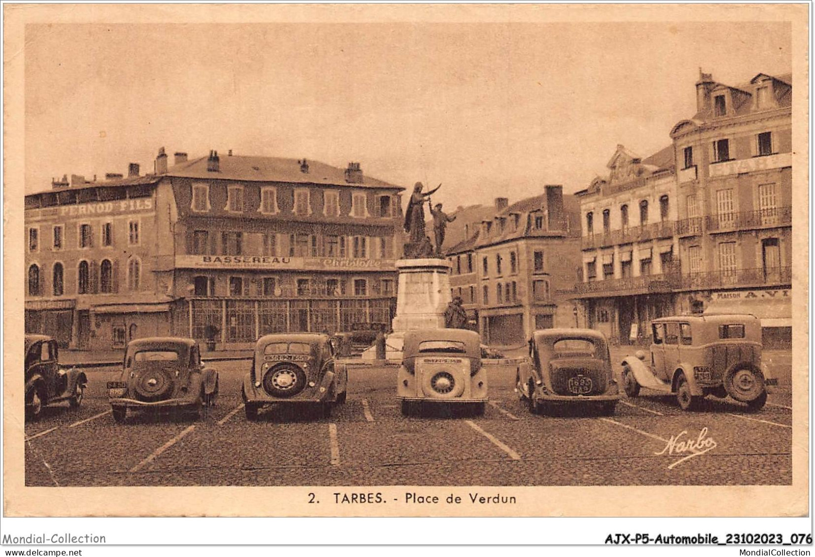 AJXP5-0517 - AUTOMOBILE - TARBES - Place De Verdun - Busse & Reisebusse