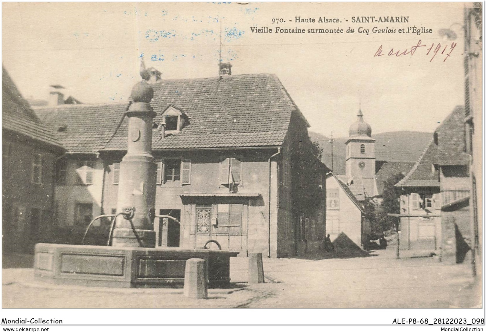 ALE2P8-68-0150 - Haute-alsace - SAINT-AMARIN - Vieille Fontaine Surmontée Du Cop Gaulois Et L'église  - Saint Amarin