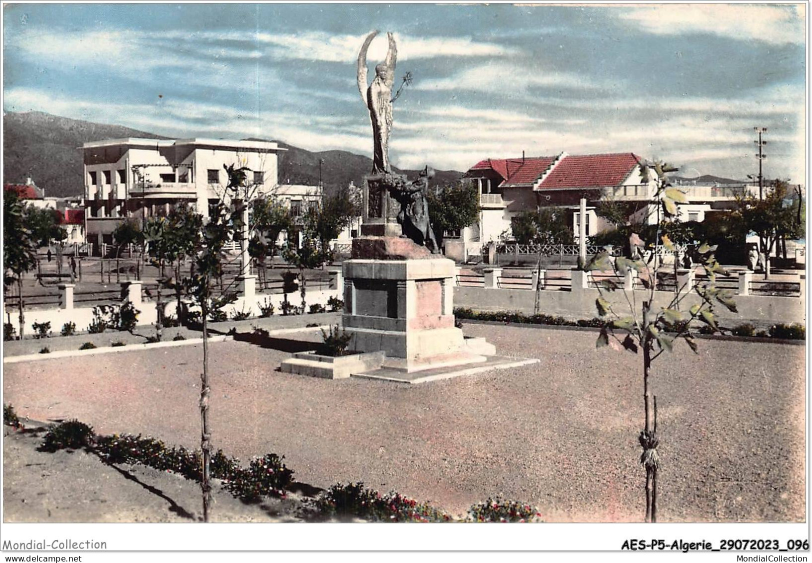 AESP5-ALGERIE-0442 - BATNA - Monument Aux Morts  - Batna