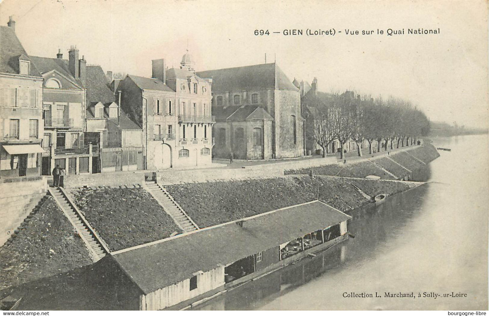 GIEN VUE SUR LE QUAI NATIONAL - Gien