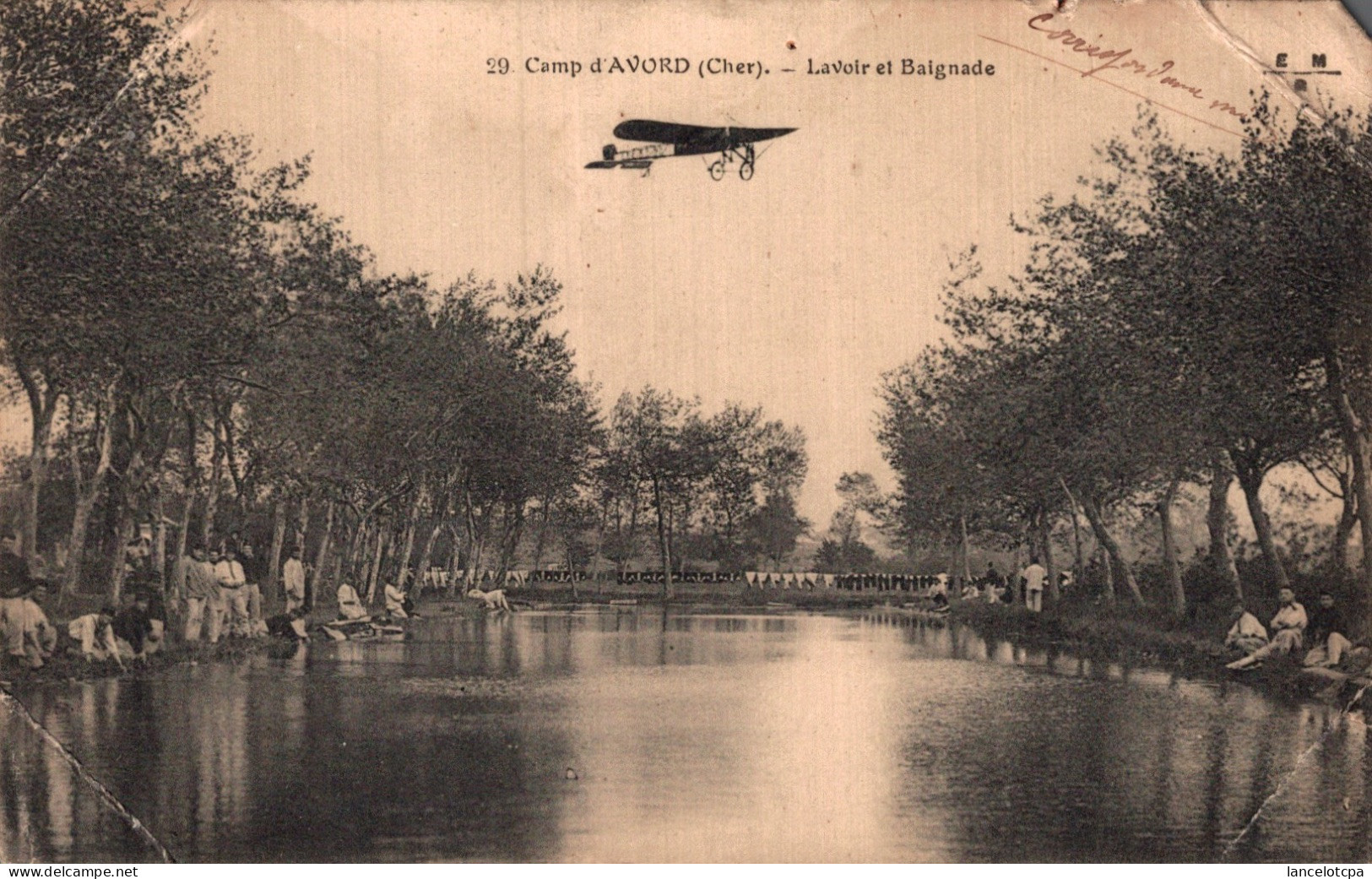 18 - CAMP D'AVORD / LAVOIR ET BAIGNADE - Avord