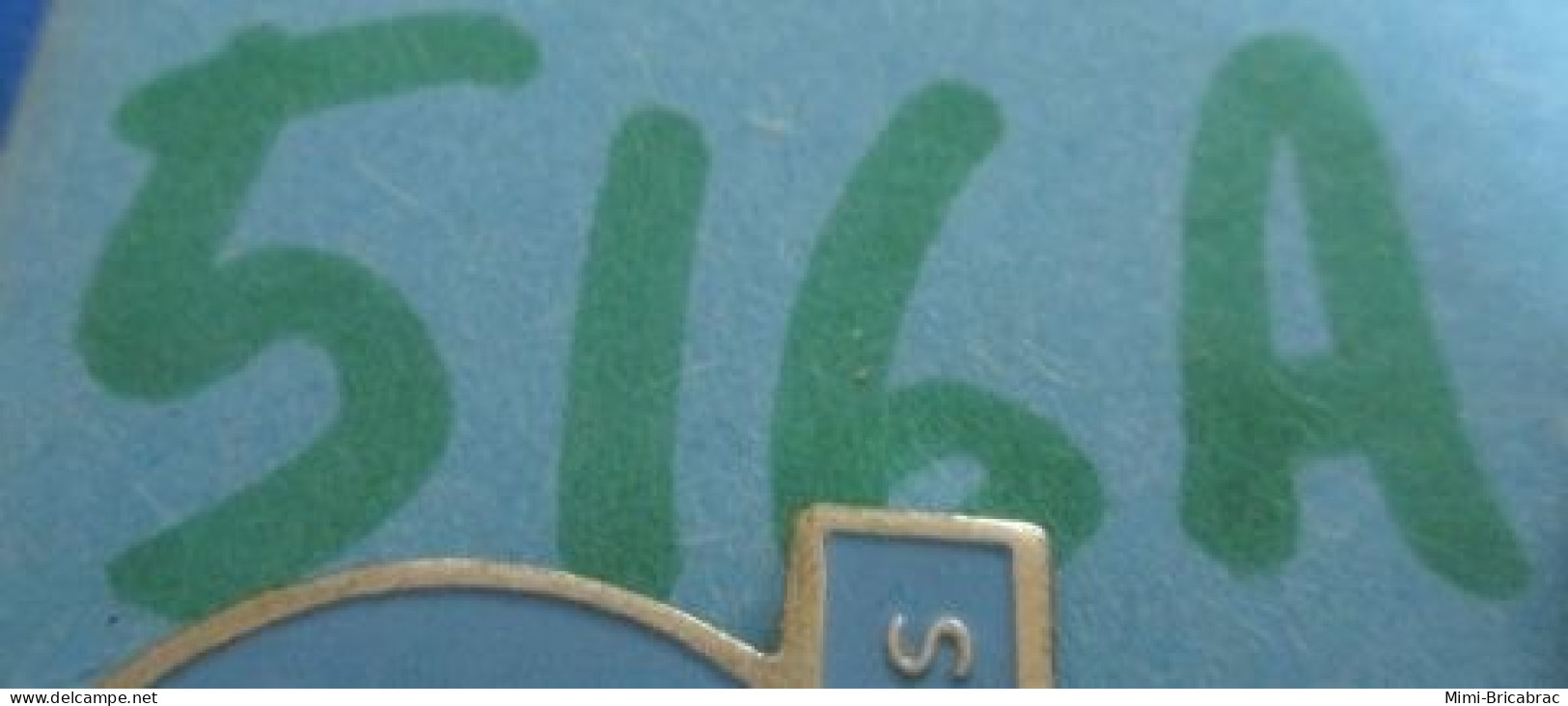 516A Pin's Pins : Rare Et Belle Qualité AUTRES / MINI PIN'S AVEC SYMBOLE MYSTERIEUX Maitres Secrets Du Monde ? - Other & Unclassified