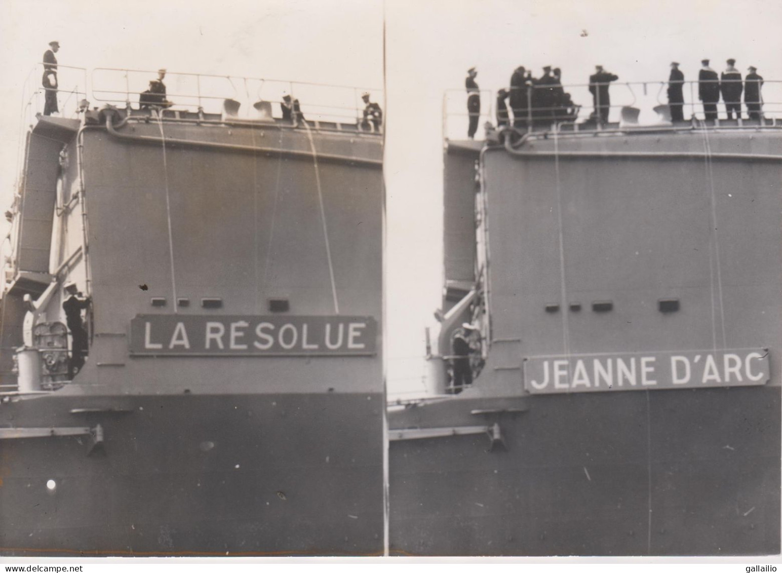 PHOTO PRESSE LE PORTE HELICOPTERES LA RESOLUE DEVIENT JEANNE D'ARC A F P PHOTO JUILLET 1964 FORMAT 18 X 13 CMS - Schiffe