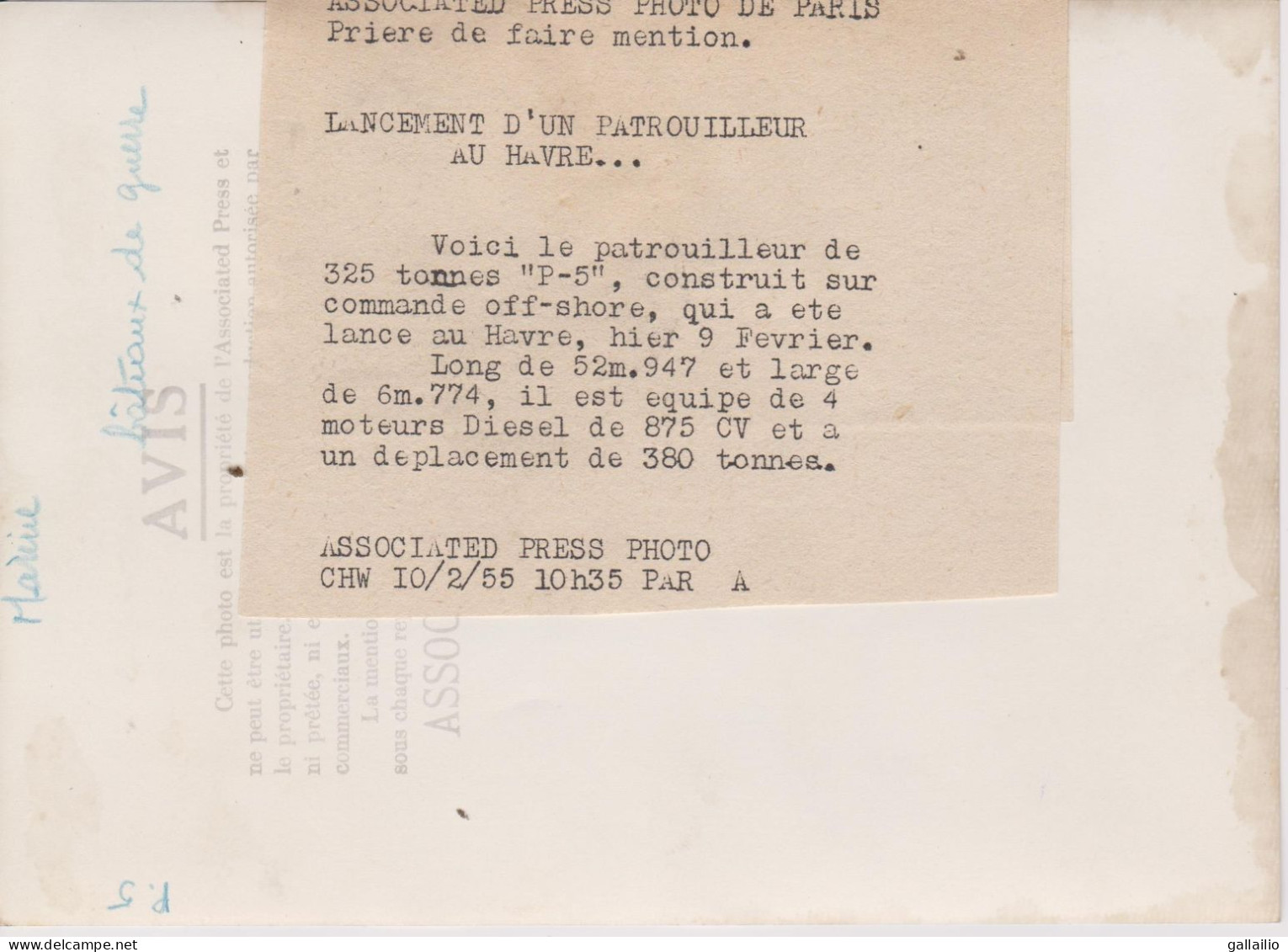 PHOTO PRESSE LANCEMENT DU PATROUILLEUR P 5 AU HAVRE PHOTO ASSOCIATED PRESS FEVRIER 1955 FORMAT 13 X 18 CMS - Bateaux