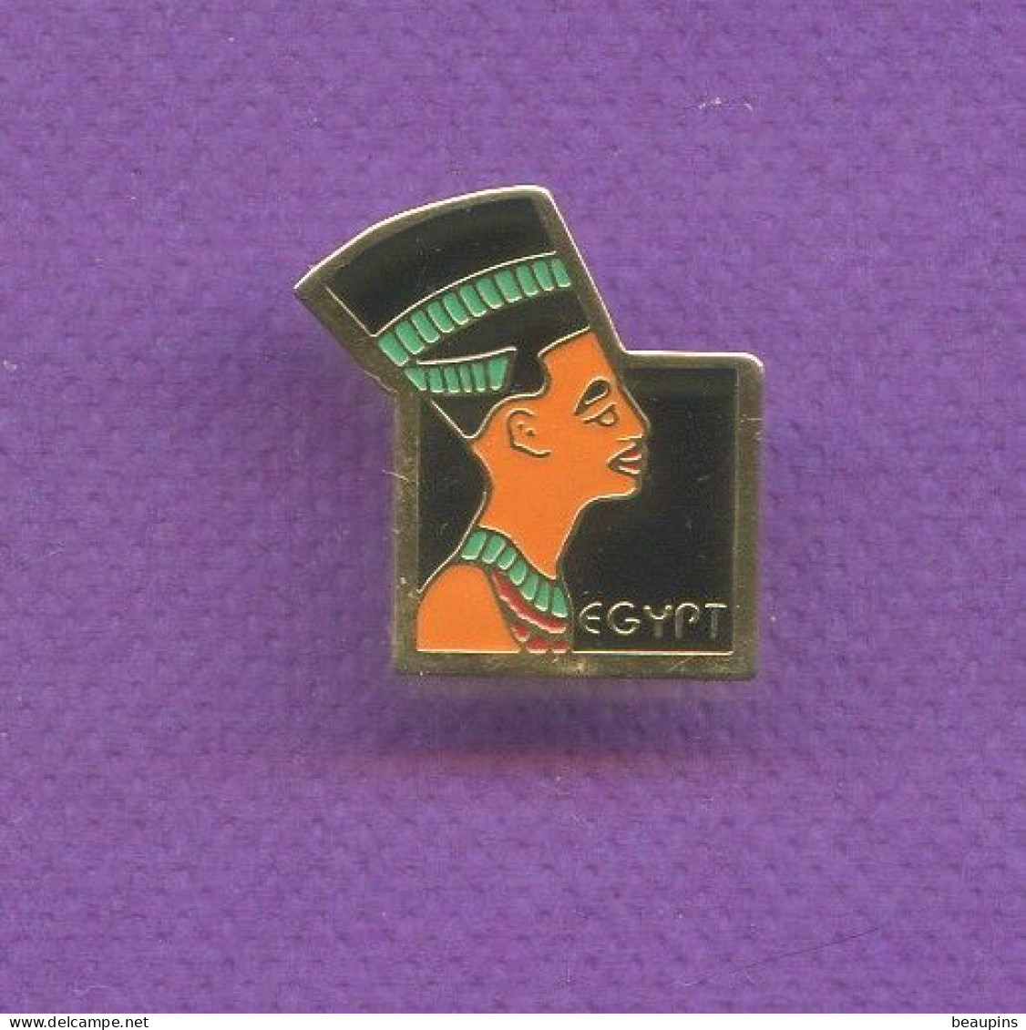Rare Pins  Egypte  NEFERTITI   T161 - Andere & Zonder Classificatie