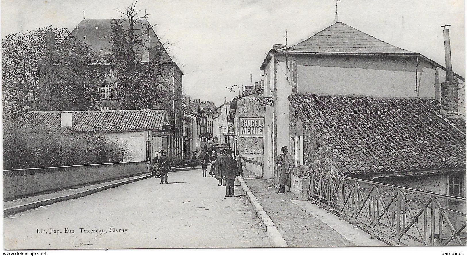 86 - CIVRAY - Grand'rue Duplessis - Animée - Civray