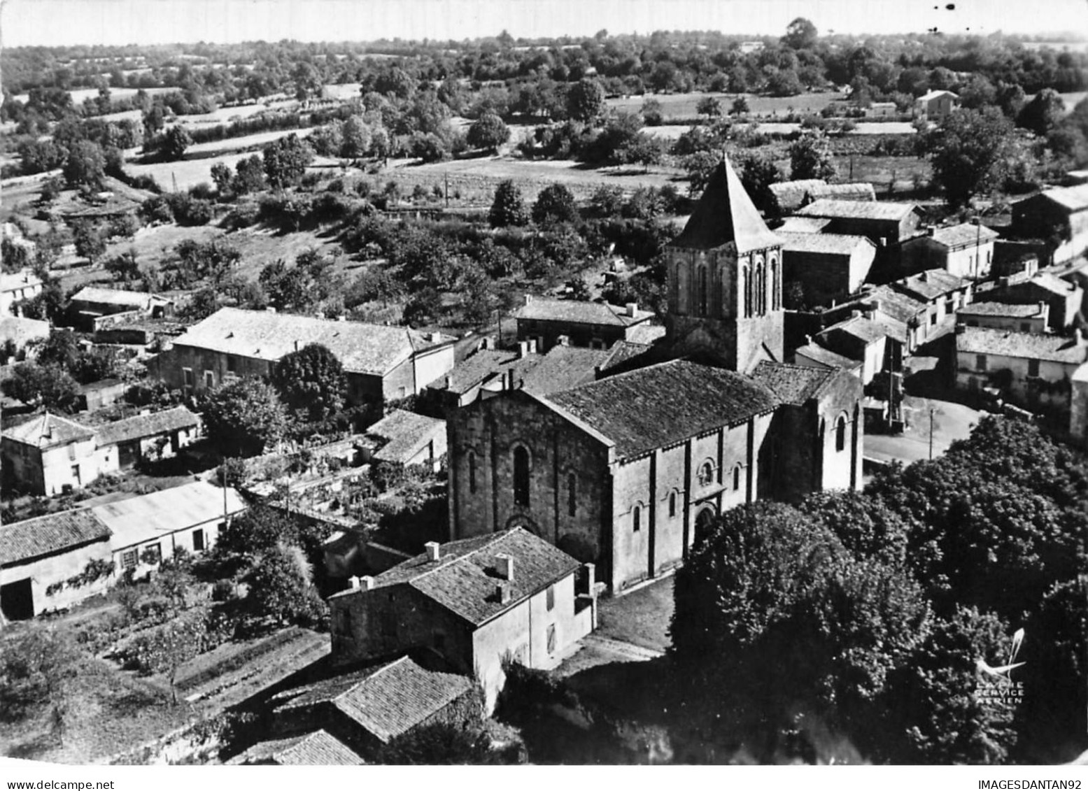 79 MELLE #MK33918 EN AVION AU DESSUS DE MELLE L EGLISE ST PIERRE - Melle