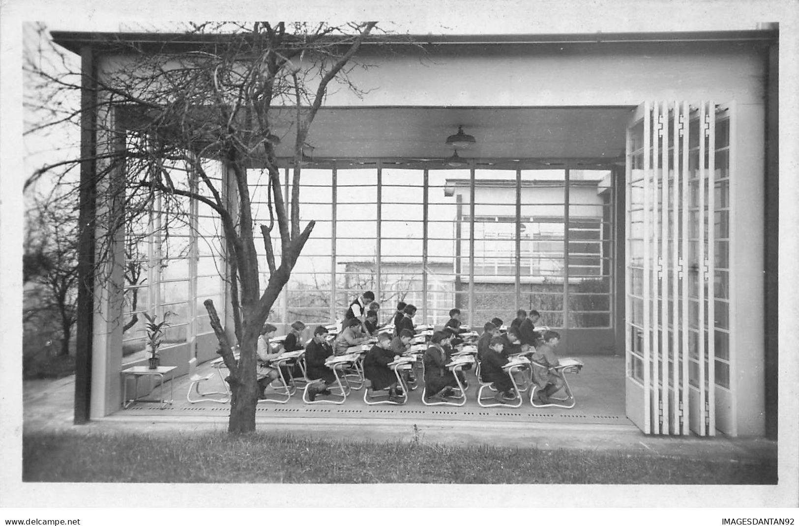 92 SURESNES #MK33648 ECOLE DE PLEIN AIR PERMANENTE UNE CLASSE OUVERTE - Suresnes