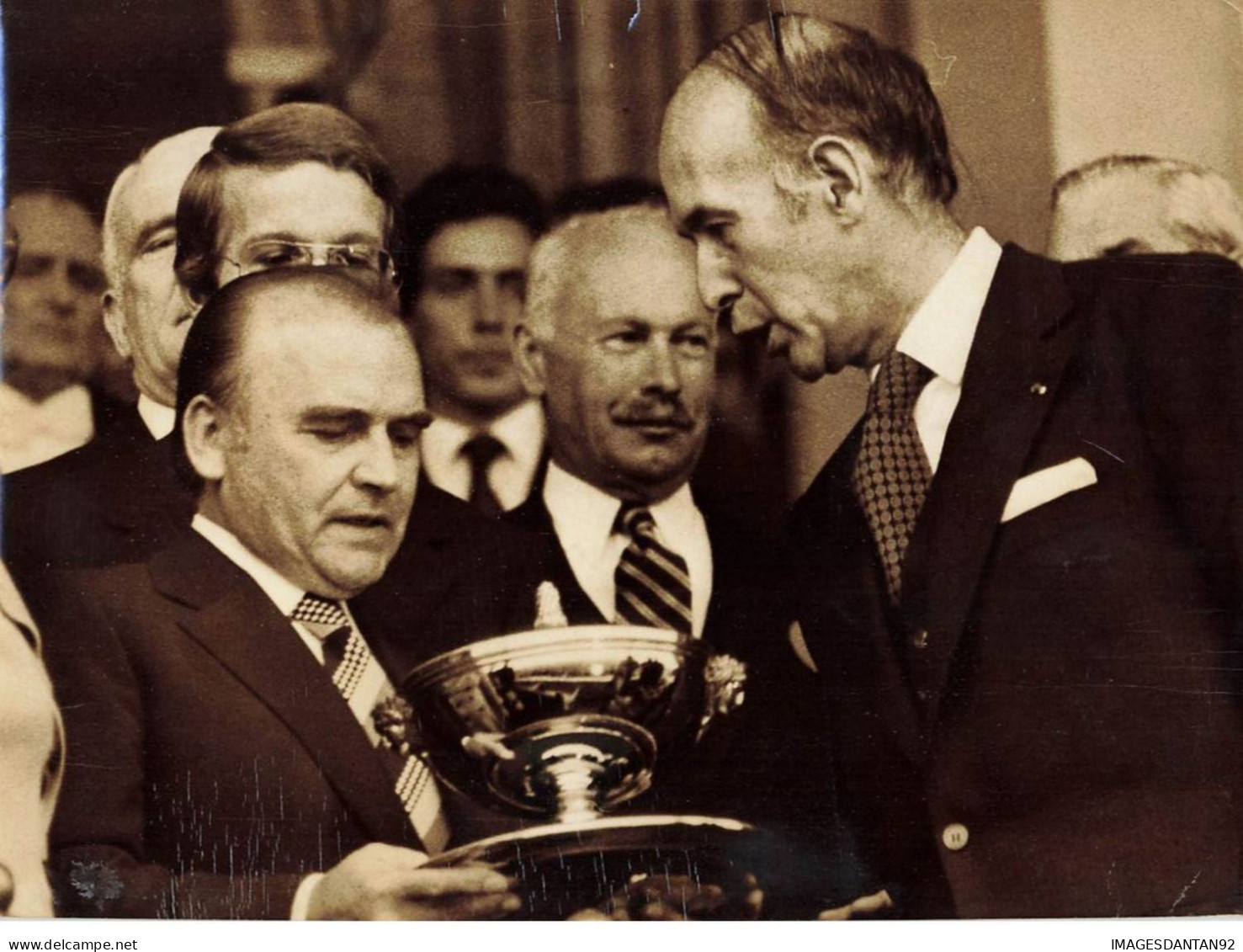 75 PARIS #PP1268 LE PRIX DE L ARC DE TRIOMPHE HIPPISME REMIS PAR PRESIDENT GISCARD D ESTAING - Andere & Zonder Classificatie