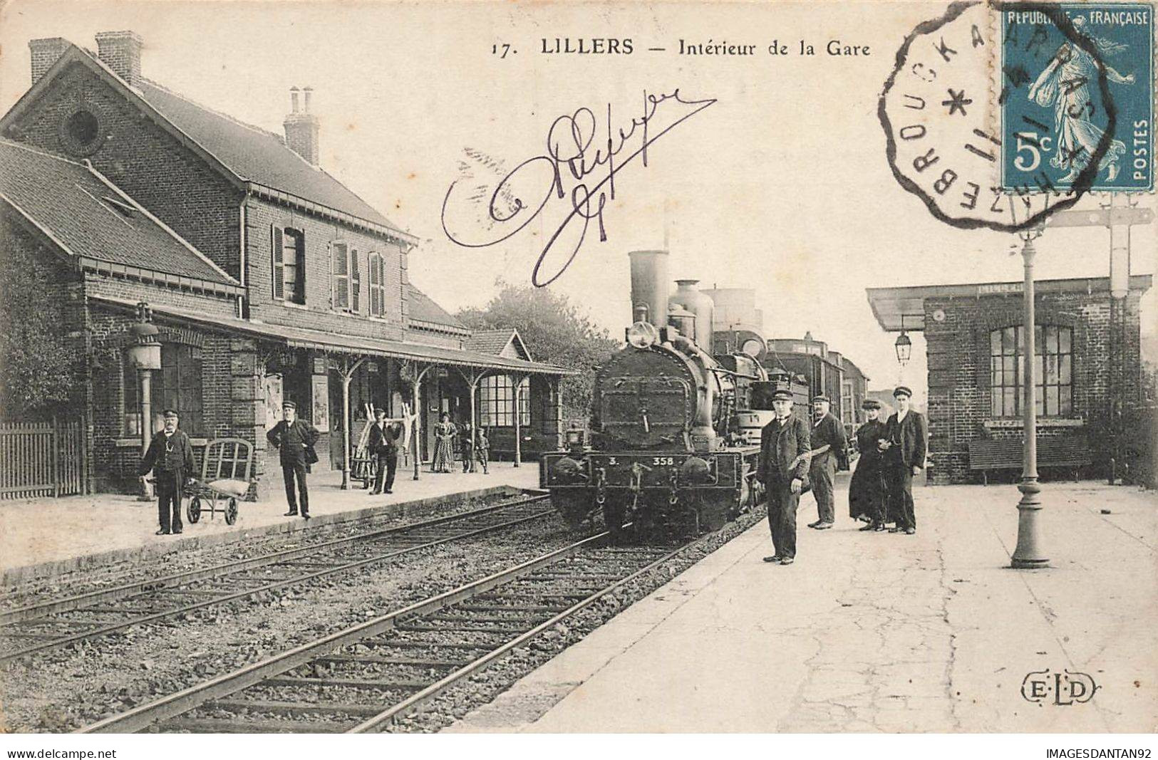 62 LILLERS #FG42984 INTERIEUR DE LA GARE TRAIN LOCOMOTIVE - Lillers
