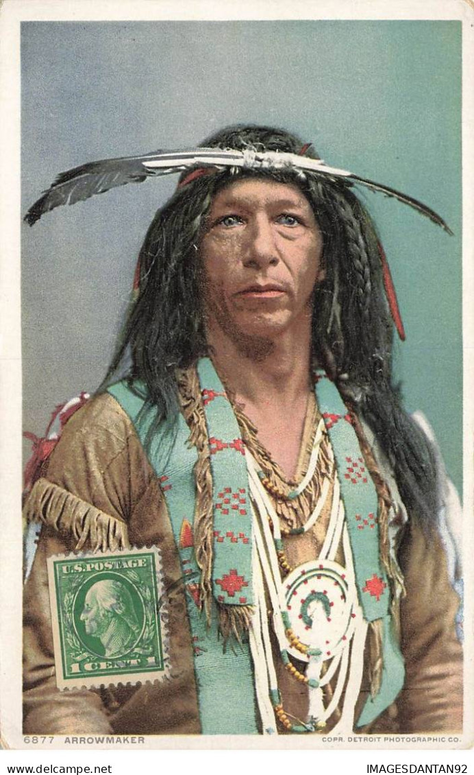 INDIENS #MK41878 ARROWMAKER PLUME SUR LA TETE - Native Americans