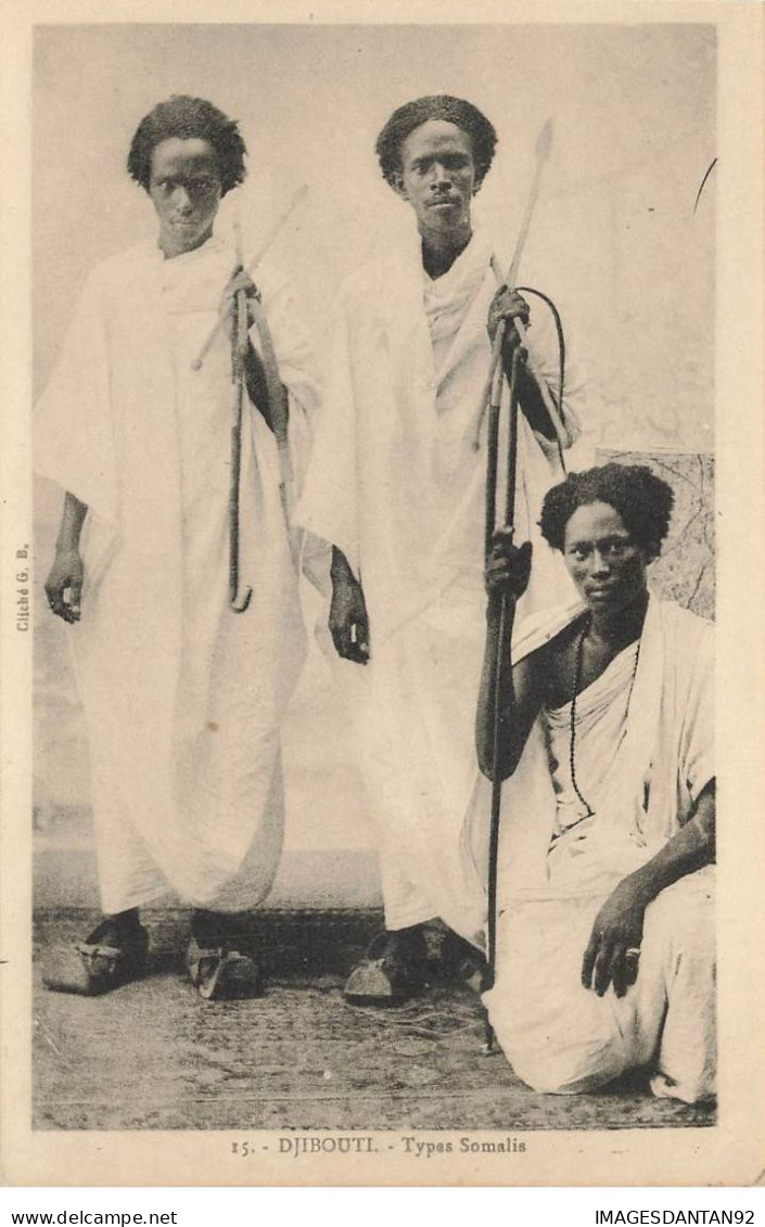 DJIBOUTI #MK44292 TYPES SOMALIS TROIS HOMMES - Djibouti