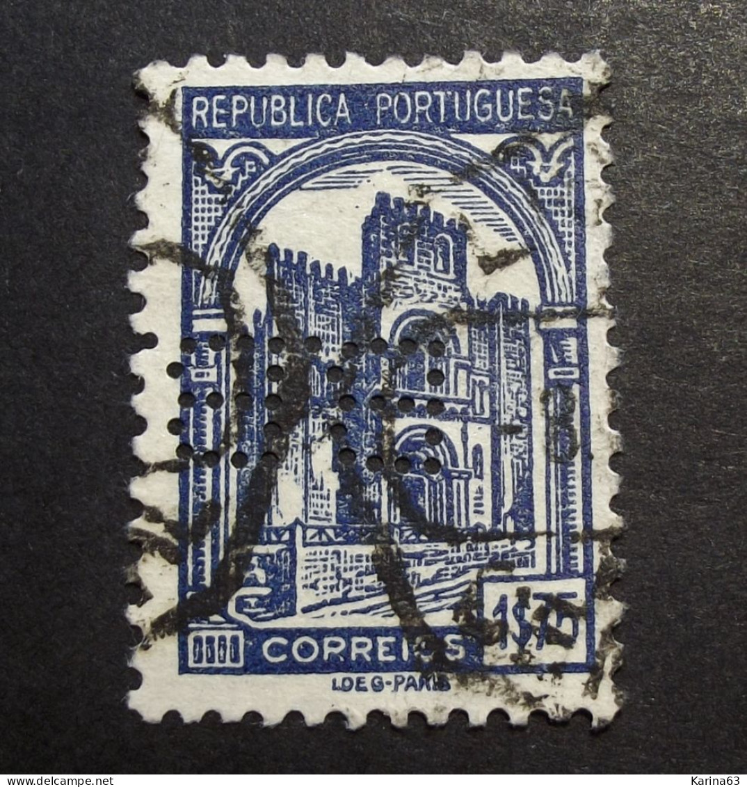 Portugal -  1934 - Perfin - Lochung - B B  -  Banco Borges  -  ( Porto ) - Cancelled - Usati