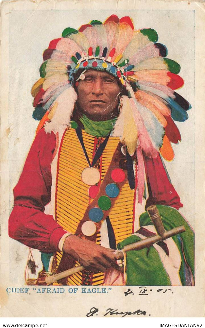INDIENS #MK41851 CHIEF AFRAID OF EAGLE CALUMET ET COIFFE  AMERINDIENNE - Native Americans