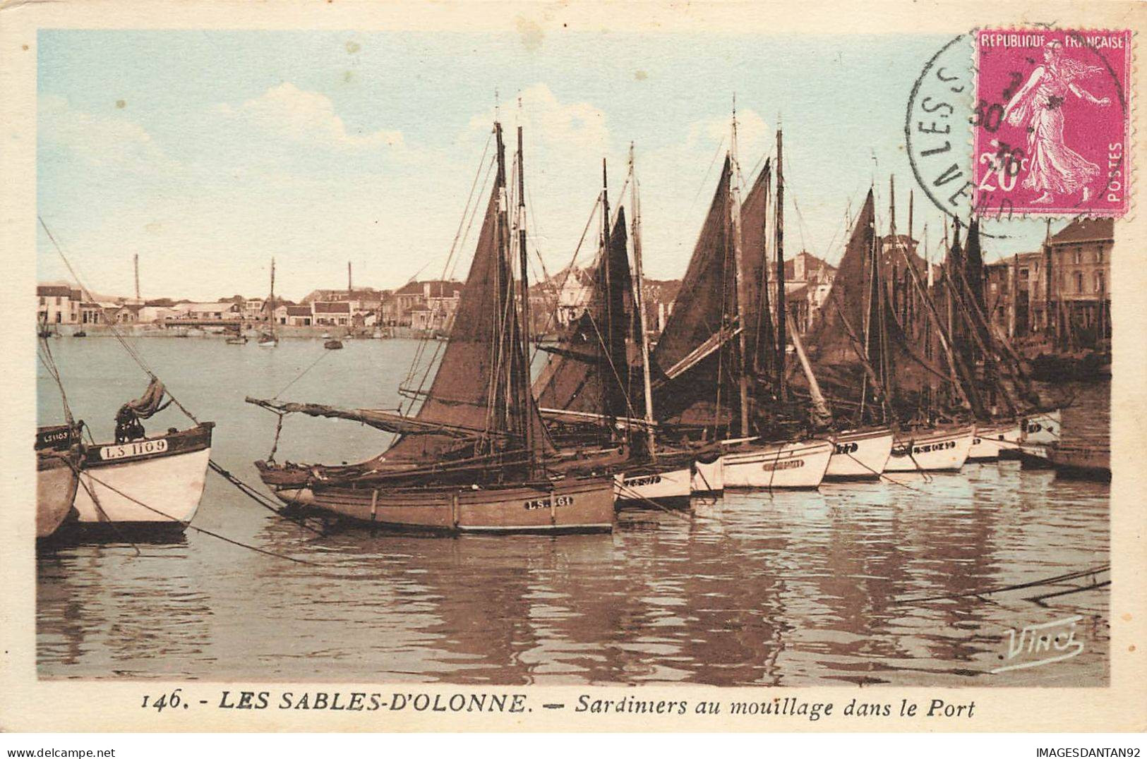 BATEAUX #SAN46885 LES SABLES D OLONNE SARDINIERS AU MOUILLAGE DANS LE PORT - Fishing Boats
