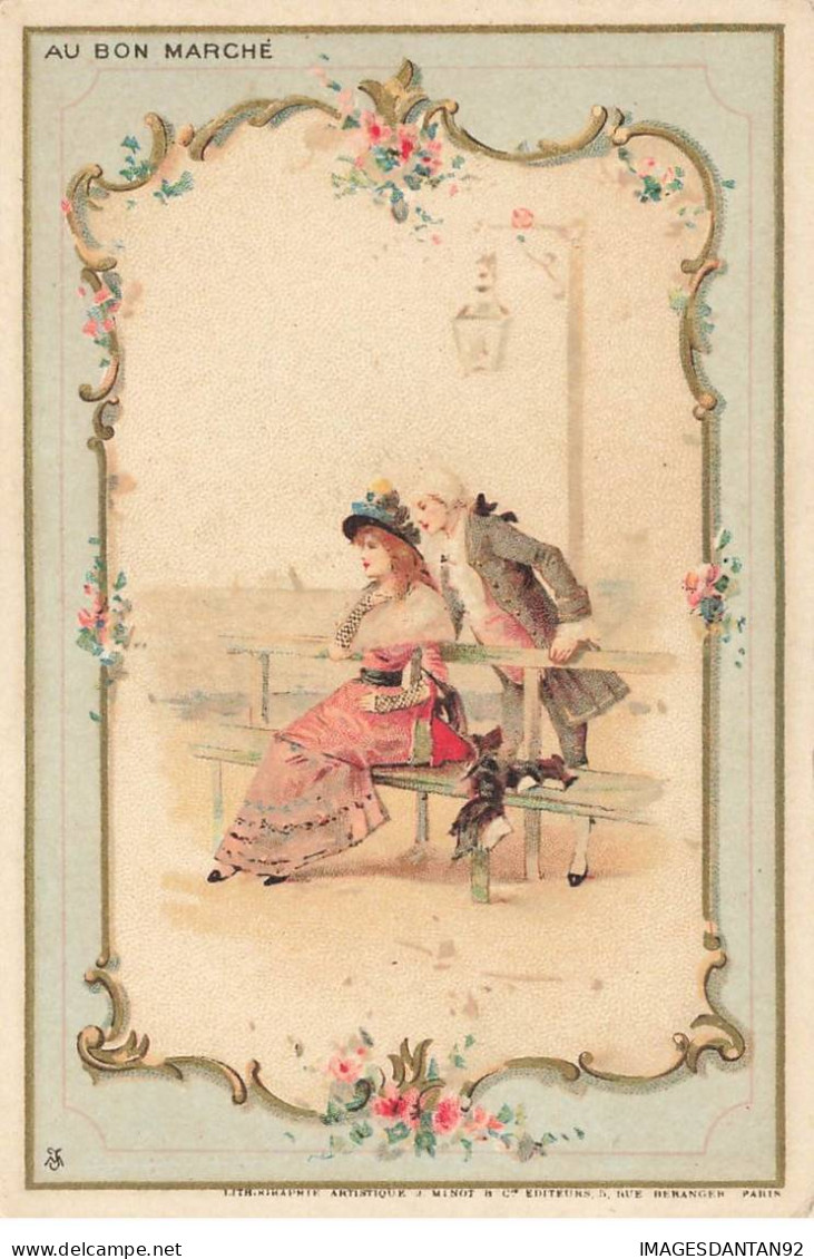 CHROMO #MK41134 AU BON MARCHE UN HOMME ET UNE FEMME EN ROBE ET CHAPEAU ASSISE SUR UN BANC MINOT - Au Bon Marché