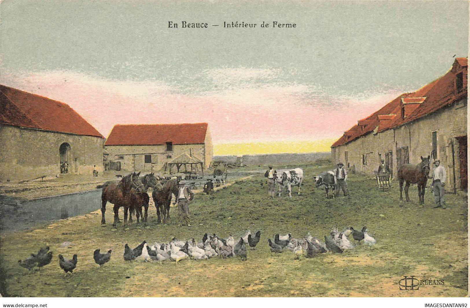 AGRICULTURE #SAN47125 EN BEAUCE INTERIEUR DE FERM ANIMAUX CHEVAUX POULES VACHES - Boerderijen