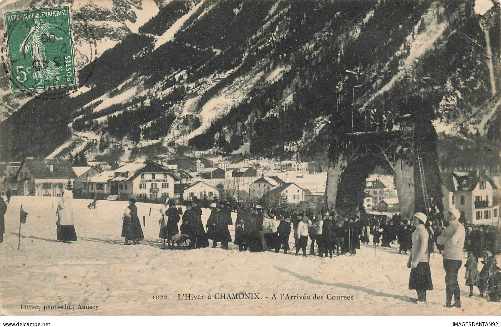 74 CHAMONIX #MK48134 EN HIVER A L ARRIVEE DES COURSES - Chamonix-Mont-Blanc