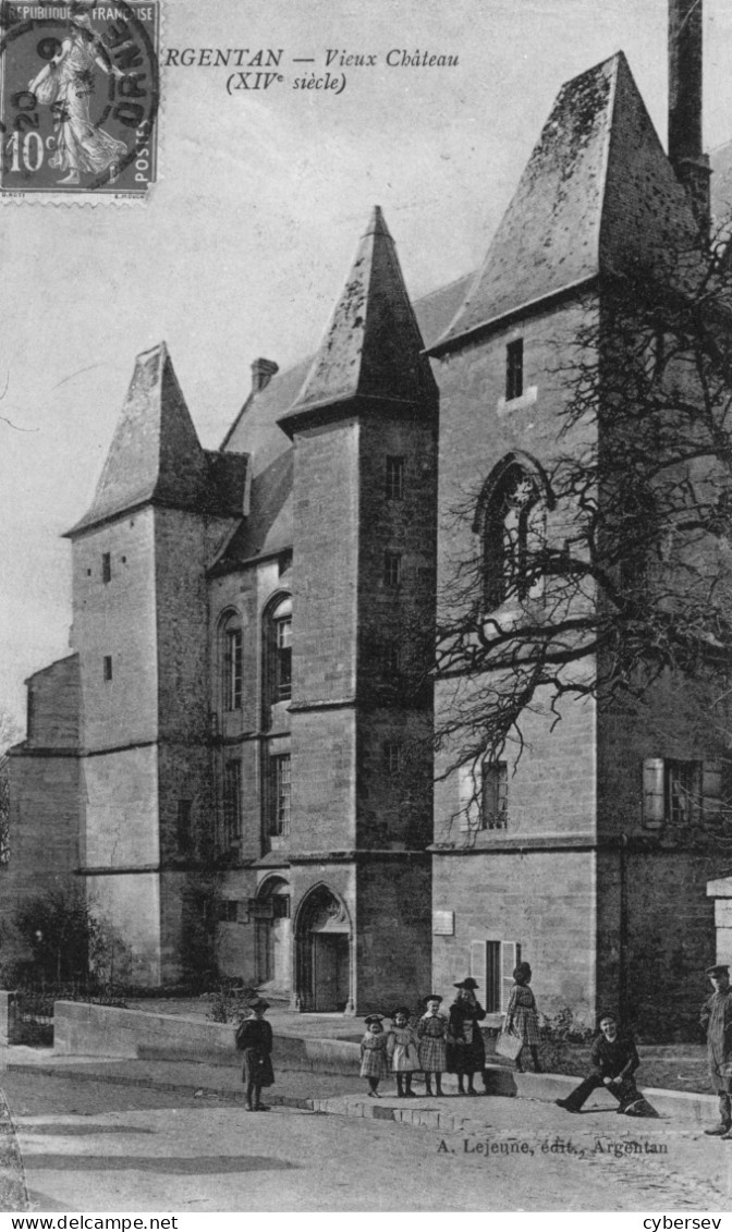 ARGENTAN - Vieux Château - Groupe D'Enfants - Argentan