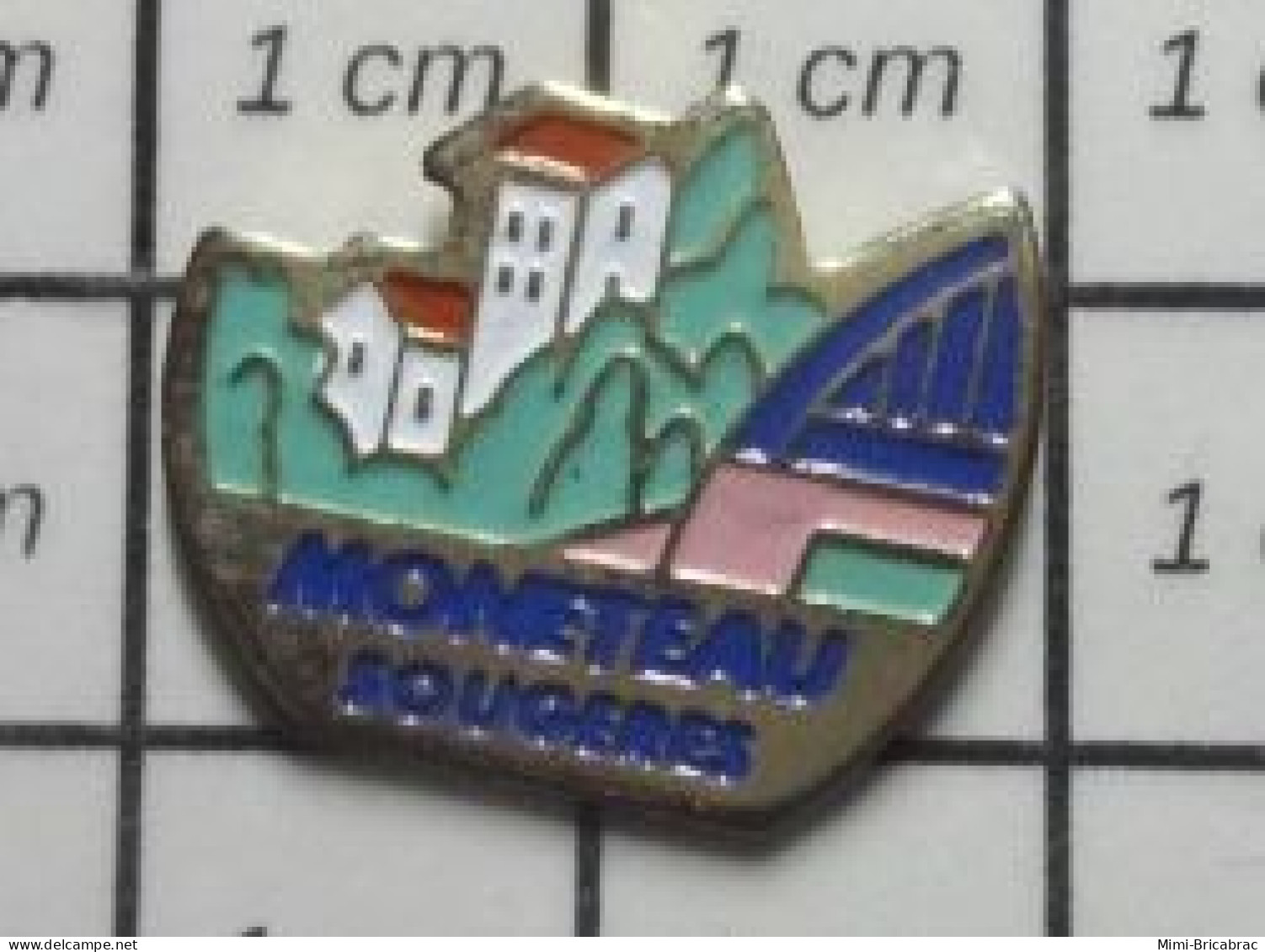 918C Pin's Pins / Beau Et Rare : VILLES / VILLAGES MONETEAU SOUGERES - Ciudades