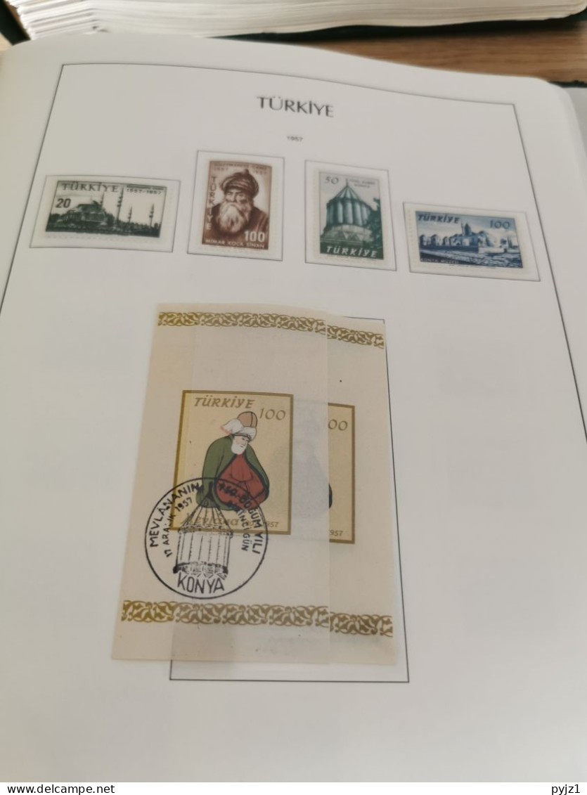 Turkye 1945-1987 MNH/** almost complete in 2 Leuchtturm albums