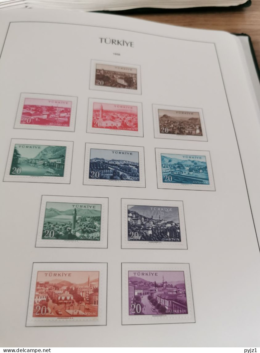 Turkye 1945-1987 MNH/** almost complete in 2 Leuchtturm albums