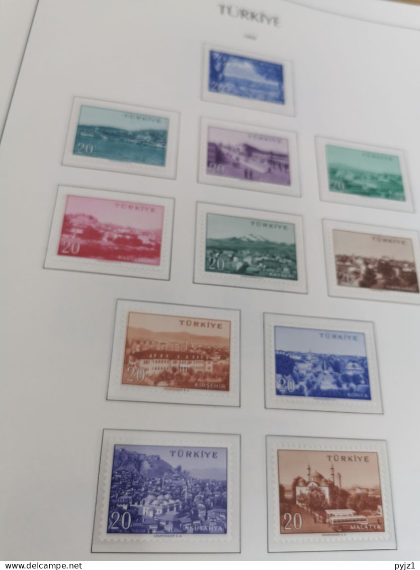 Turkye 1945-1987 MNH/** almost complete in 2 Leuchtturm albums