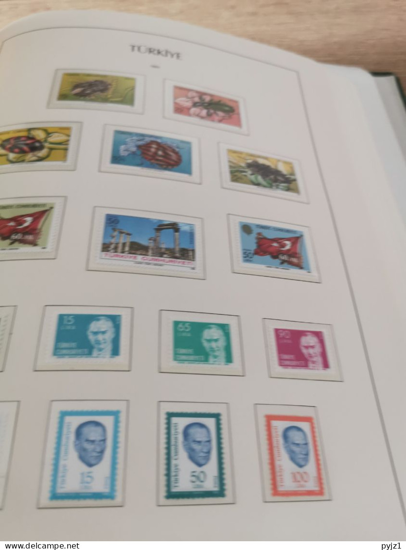 Turkye 1945-1987 MNH/** almost complete in 2 Leuchtturm albums