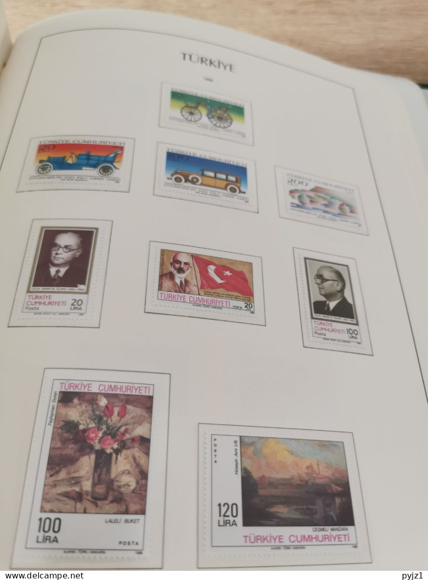 Turkye 1945-1987 MNH/** almost complete in 2 Leuchtturm albums