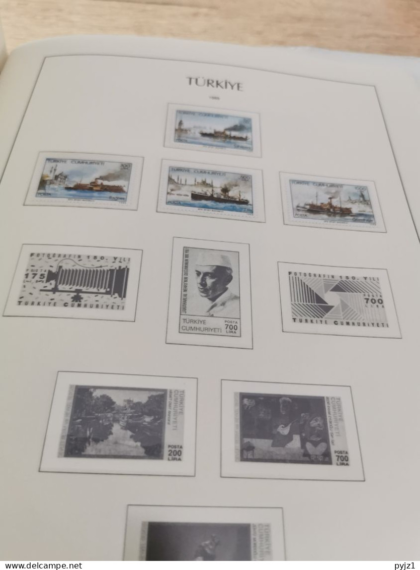 Turkye 1945-1987 MNH/** almost complete in 2 Leuchtturm albums