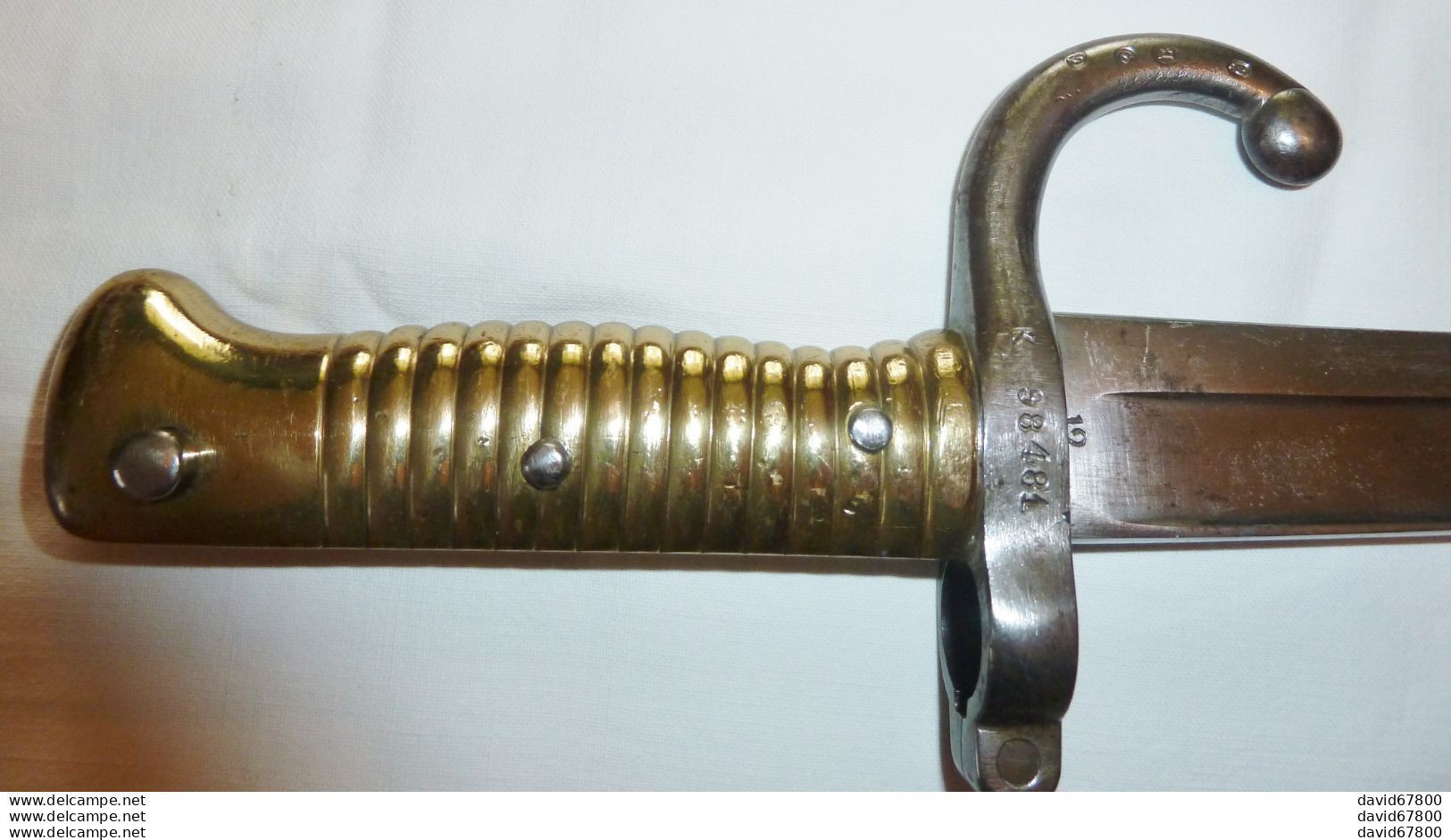 SABRE BAÏONNETTE CHASSEPOT MODELE SAINT ÉTIENNE EN 1872 LAME A DOUBLE A DOUBLE COURBURE DITE YATAGAN PAR DE FOURREAU - Messen