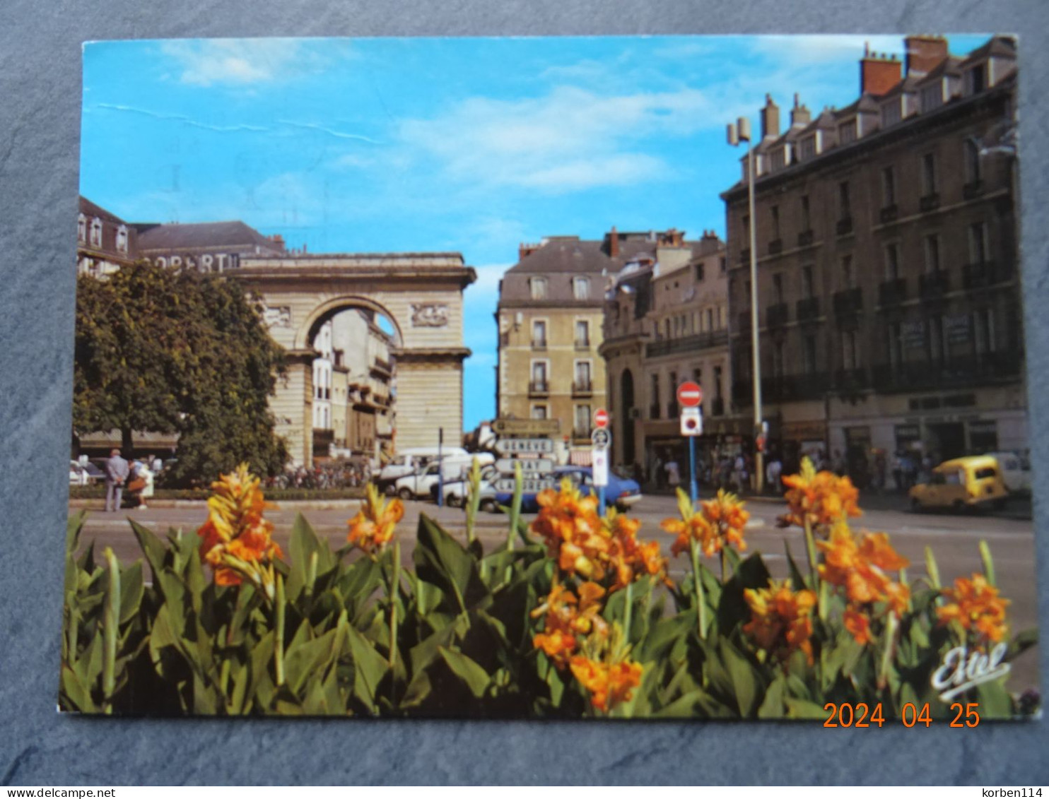 LA PLACE DARCY ET LA PORTE GUILLAUME - Dijon