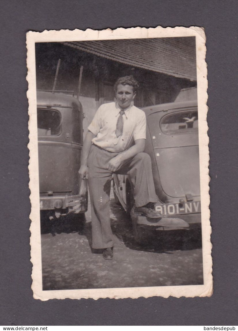 Photo Originale Vintage Snapshot Homme Voitures à Ident. Oldtimer Car  ( Arch. Paul Seyfried Marlenheim 52956) - Automobile
