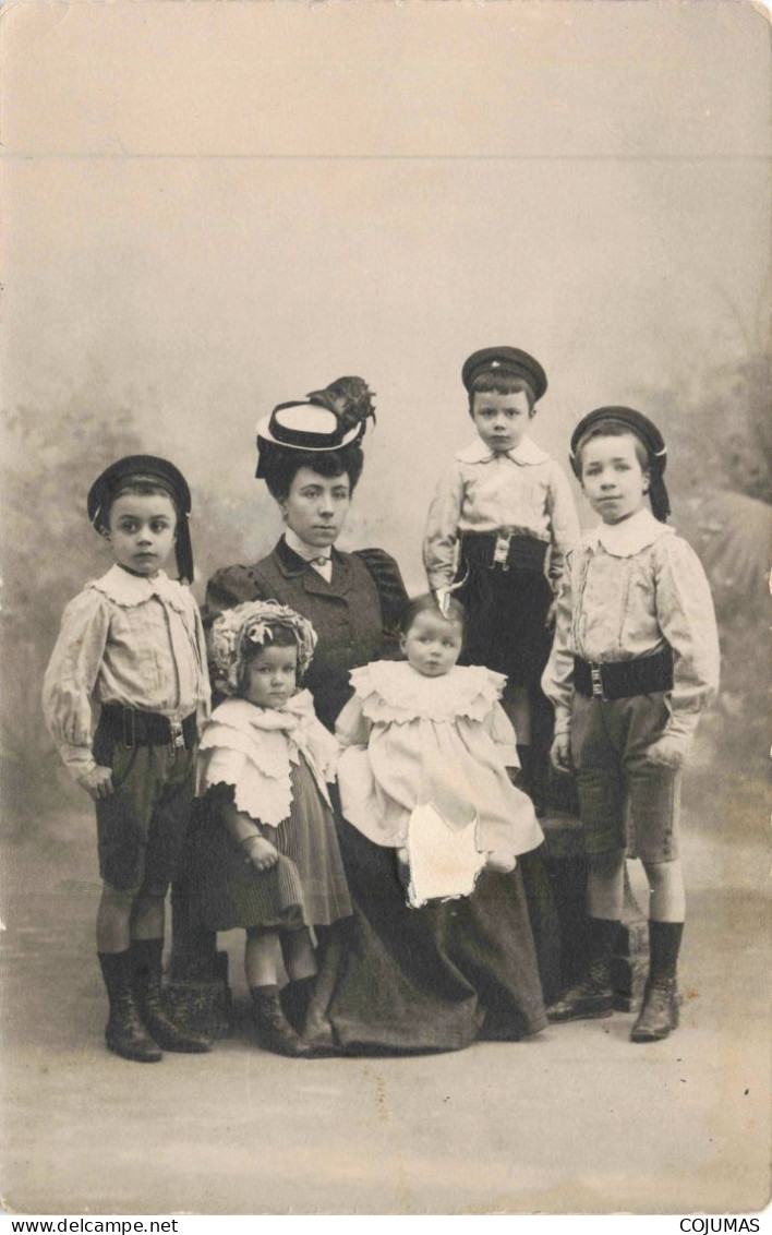 FEMMES _S28493_ Carte Photo - A Identifier - Femmes Enfants Fillette Garçons Posant Pour La Photo - Frauen