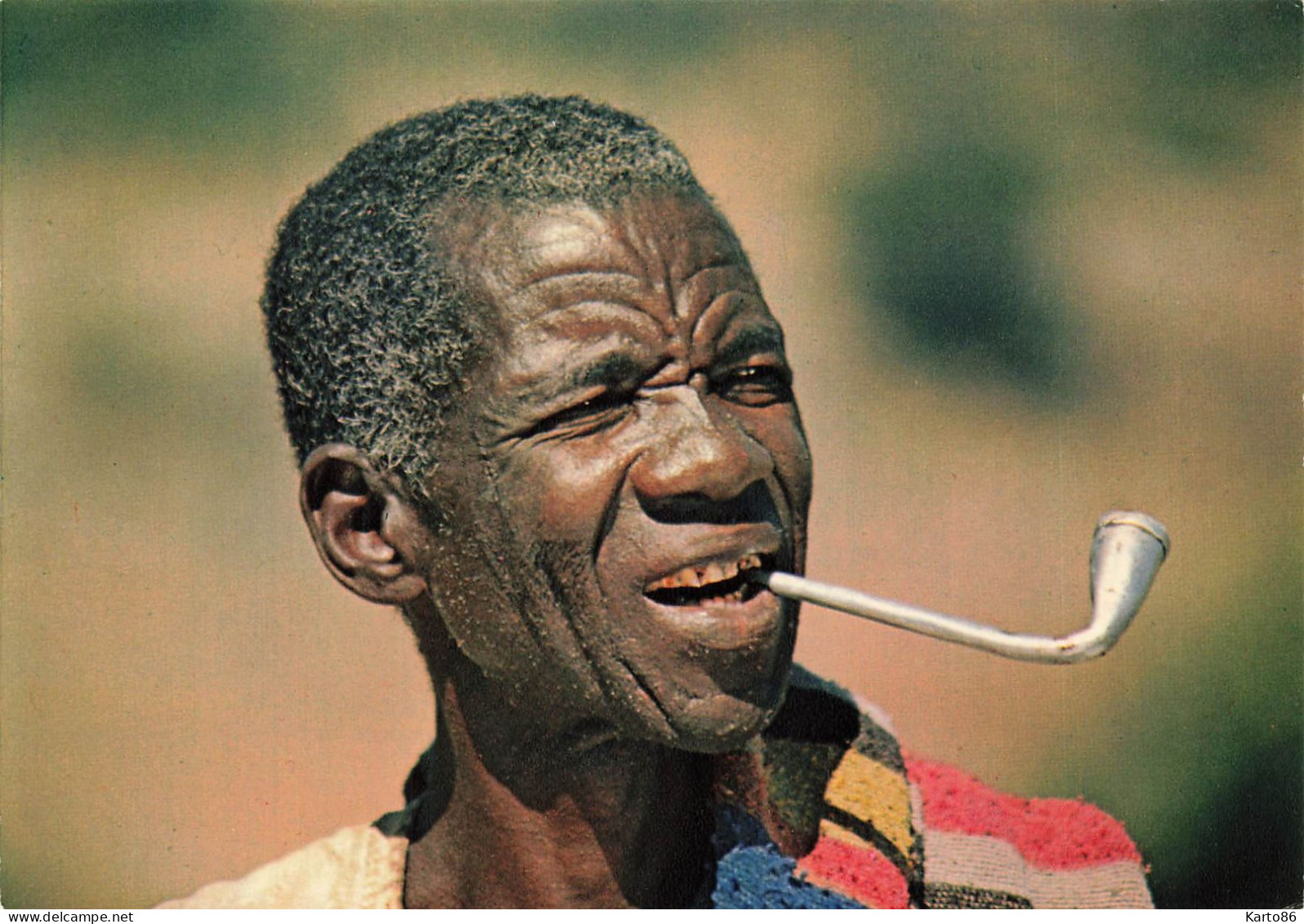 Le Fumeur De Pipe * CP * Tabac Tabacs TABAC * éthnique Ethnic Ethno * Afrique Noire Africa - Afrique