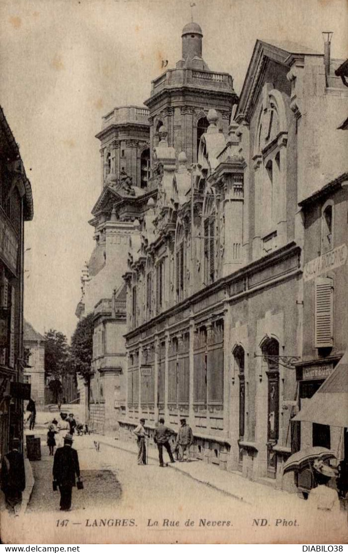 LANGRES  ( HAUTE MARNE ) LOT DE 2 CARTES  . LA RUE DE NEVERS. FAUBOURG DE SOUS-MURS . COLLEGE COMMUNAL DE JEUNES FILLES - Langres