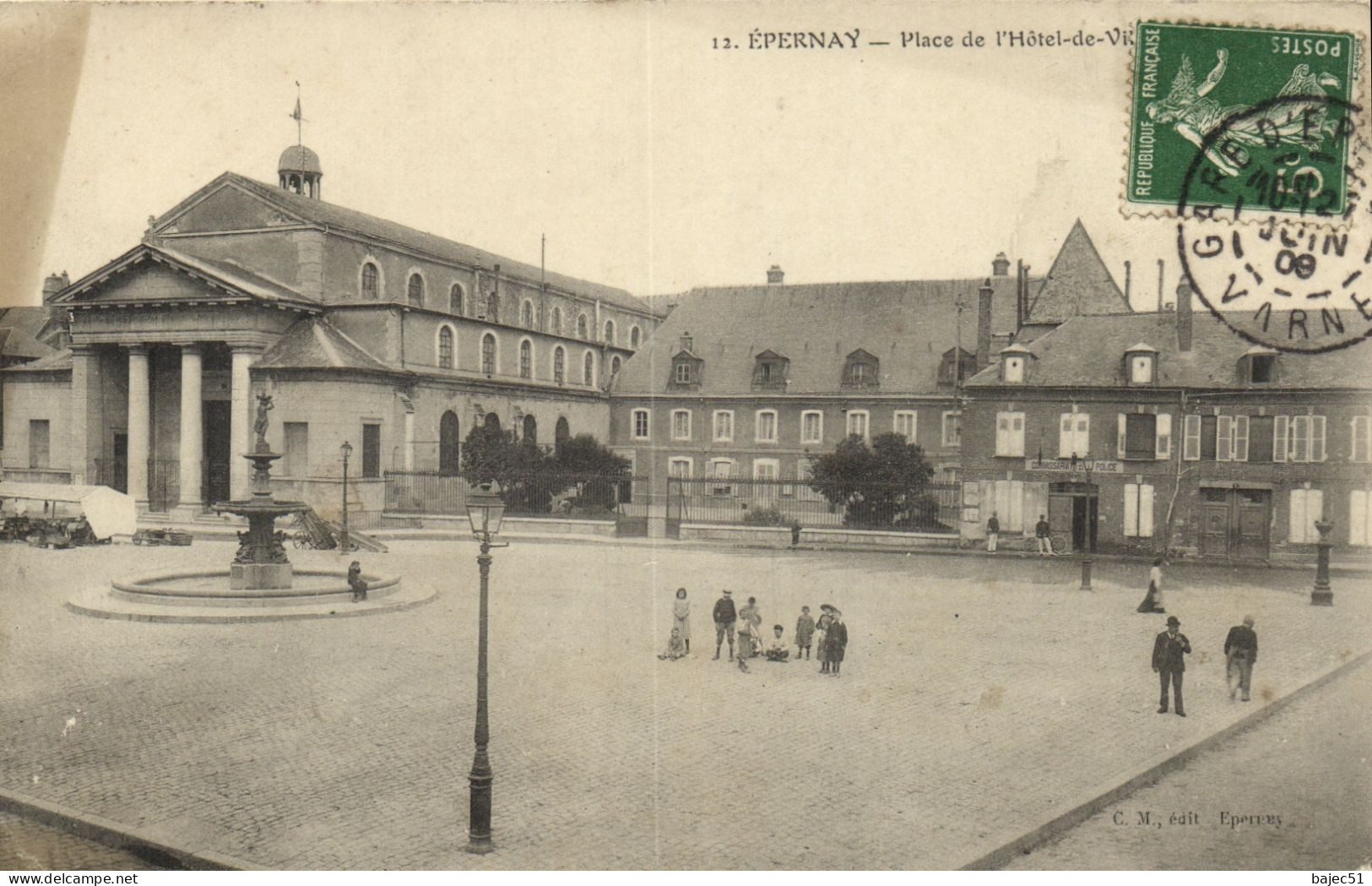 Epernay - Place De L'hôtel De Ville - Epernay