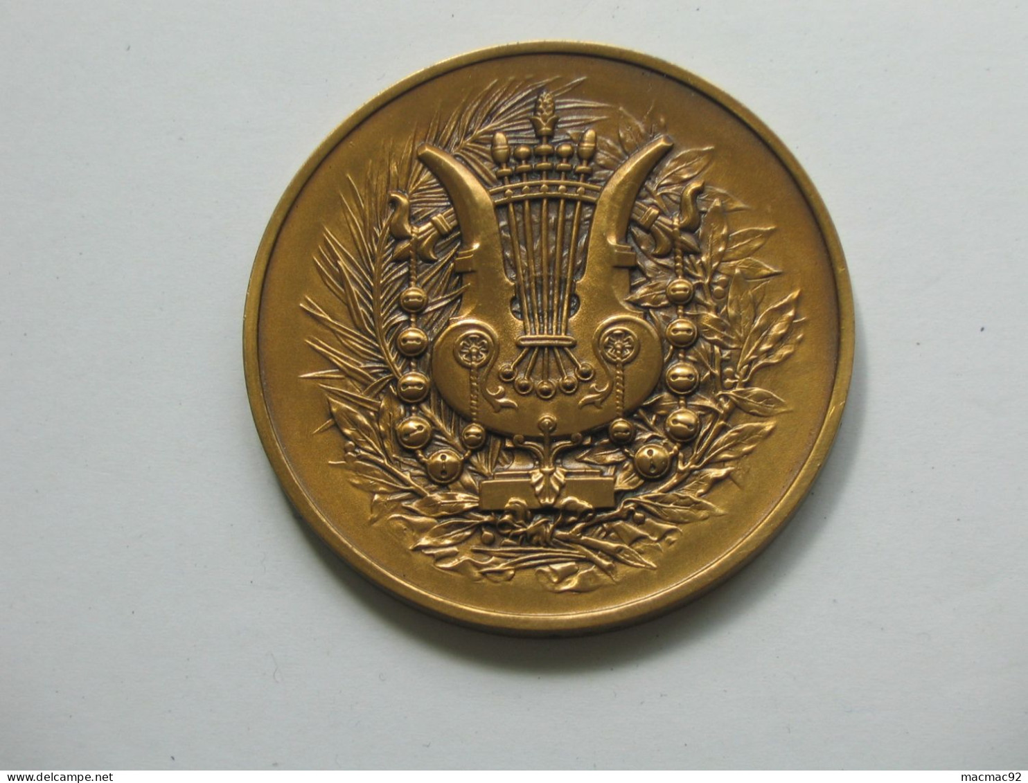 Jolie Médaille La LYRE Evinoise 1877-1977    **** EN ACHAT IMMEDIAT **** - Professionals / Firms