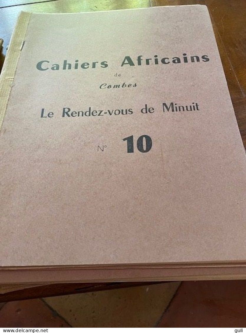 Livre Culture Histoire CAHIERS AFRICAINS de Charles COMBES Manuscrit dactylographié.Ensemble complet  20 cahiers (magie)