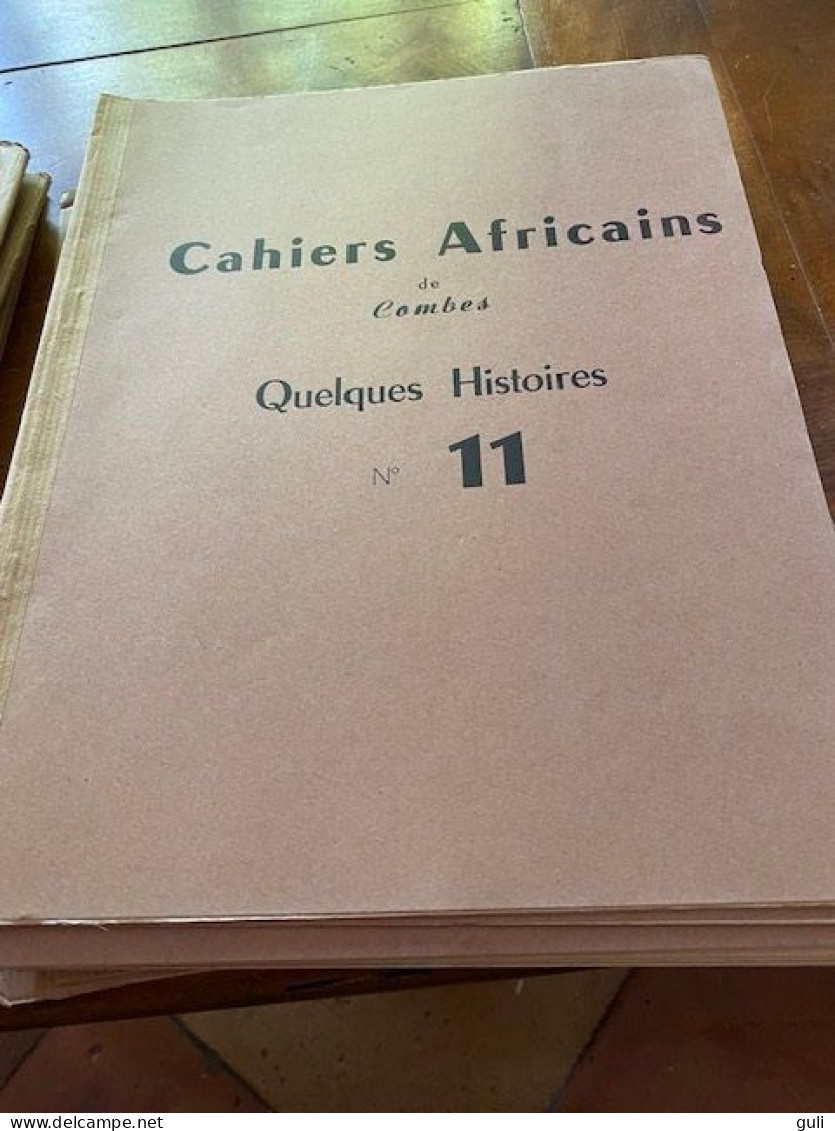 Livre Culture Histoire CAHIERS AFRICAINS de Charles COMBES Manuscrit dactylographié.Ensemble complet  20 cahiers (magie)