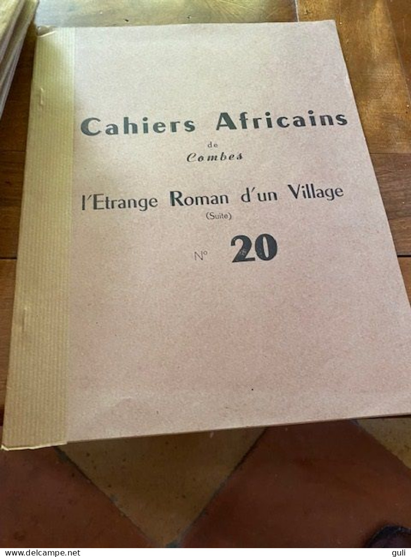 Livre Culture Histoire CAHIERS AFRICAINS de Charles COMBES Manuscrit dactylographié.Ensemble complet  20 cahiers (magie)