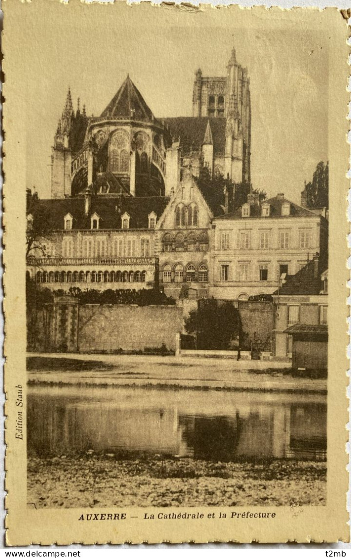 CPA AUXERRE (Yonne) - La Cathédrale Et La Préfecture - Auxerre