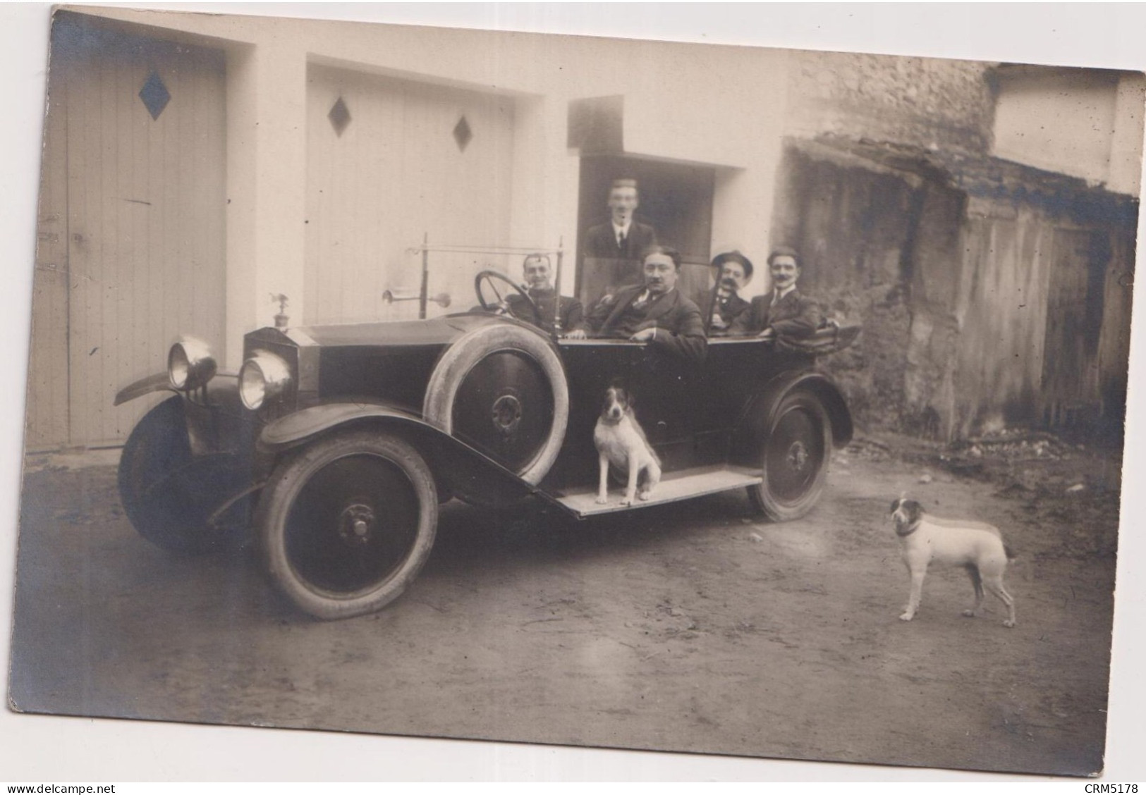 CPA-non Située-carte-photo-voiture-personnes-chiens - Photographs