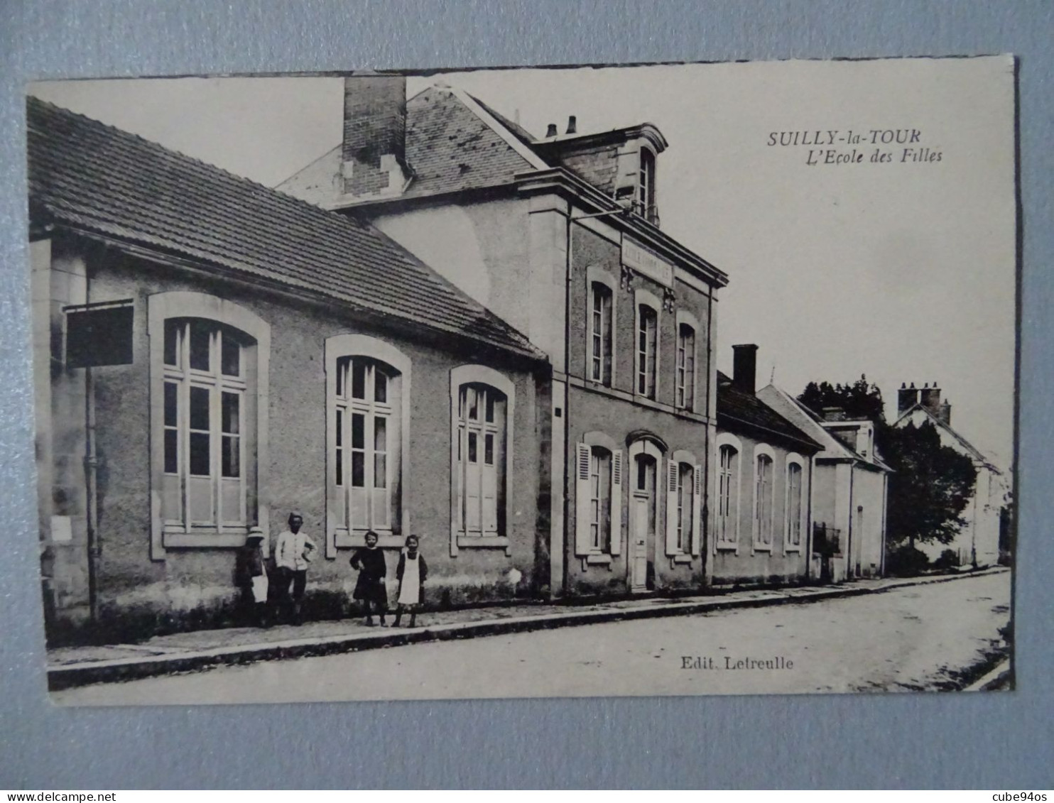 CPA SULLY-la-TOUR. L'ECOLE DES FILLES. - Sully Sur Loire