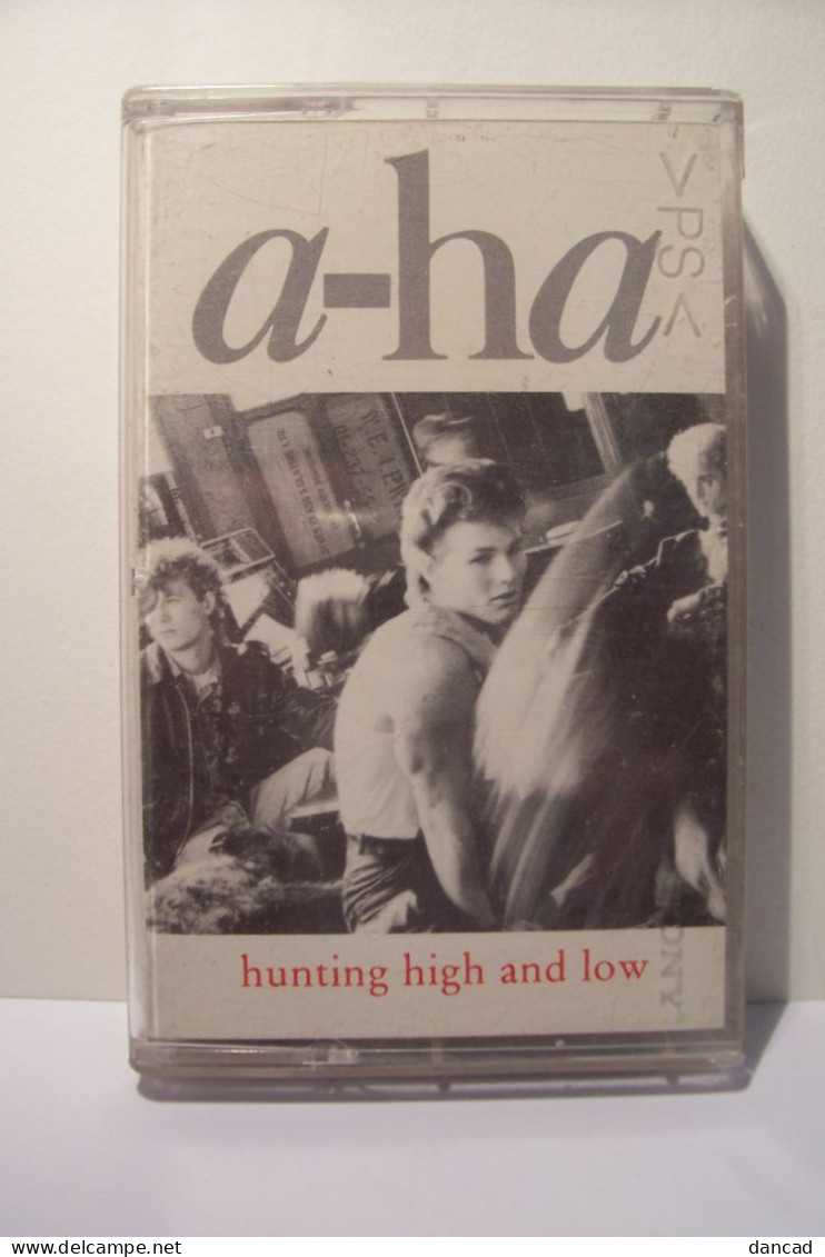 A-HA   -Hunting High And Low - 1985    - K7 Audio - 10 TITRES - - Cassettes Audio