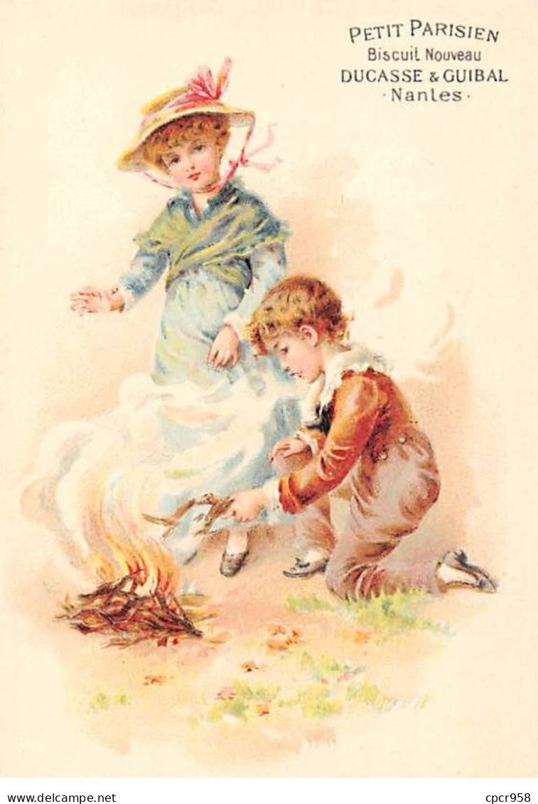 CHROMOS.AM23877.7x10 Cm Env.Petit Parisien.Biscuit Nouveau.Ducasse & Guibal.Enfants Faisant Du Feu - Sonstige & Ohne Zuordnung