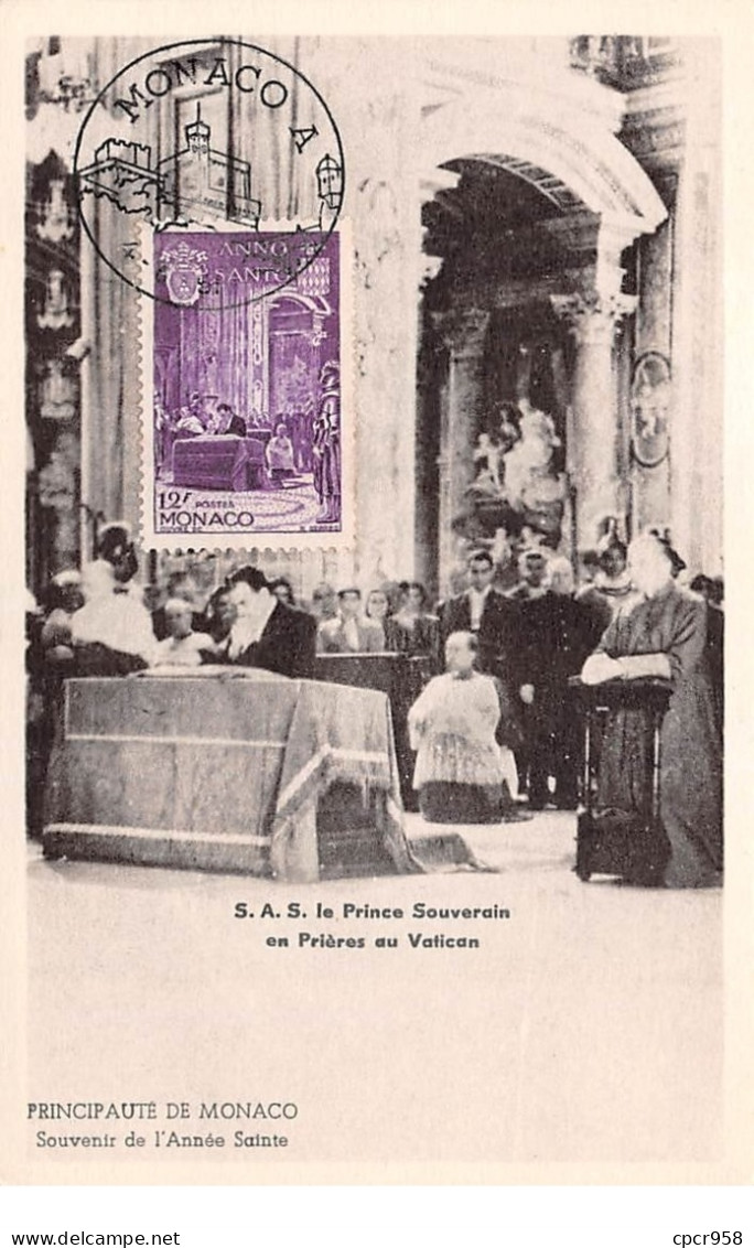 1951 . Carte Maximum . N°105588 .monaco.le Prince Souverain En Priere Au Vatican .cachet Monaco . - Maximumkarten (MC)
