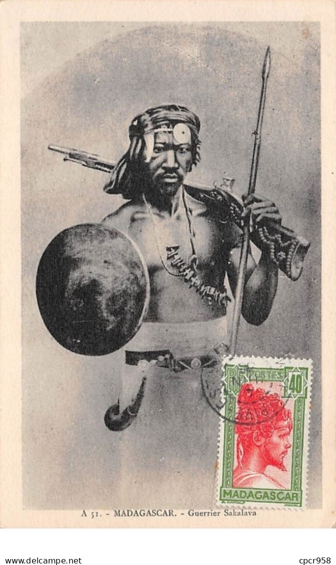 FRANCE .CARTE MAXIMUM. N°207849. 1935. Cachet ?. MADAGASCAR. GUERRIEUR SAKALAVA - 1930-1939