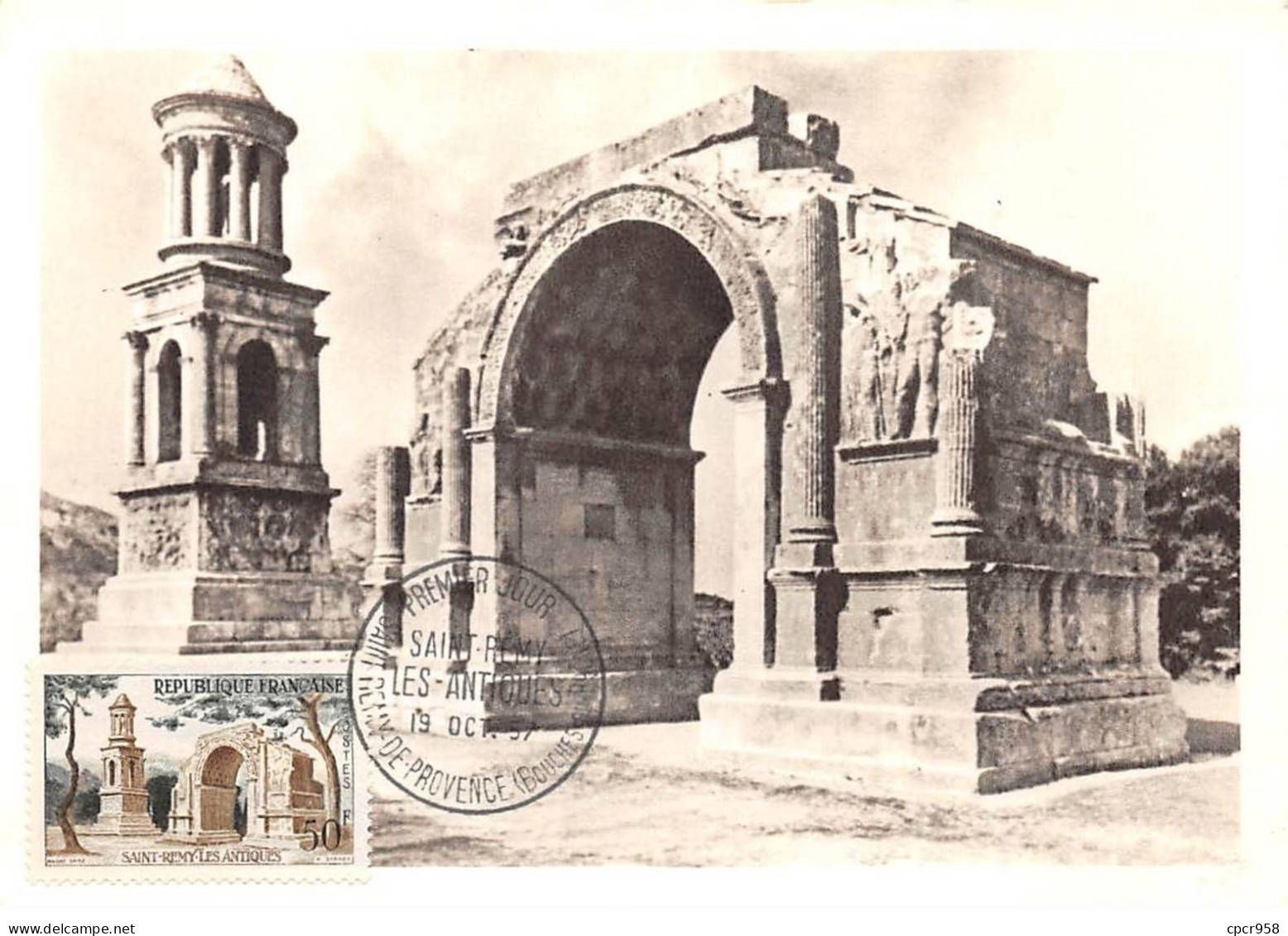 Carte Maximum - FRANCE - COR12636 - 19/10/1957 - Mausolée Et Arc De Triomphe De St Rémy - Cachet St Rémy De Provence - - 1950-1959